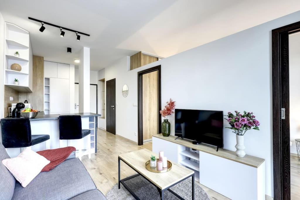 Star Cozy Apartment In A Modern Neighborhood Bratislava Exterior photo